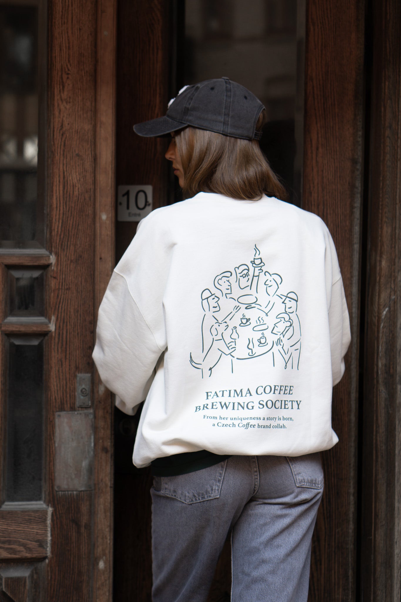Oversized Sweatshirt | Fatima Coffee x Cari Lettori